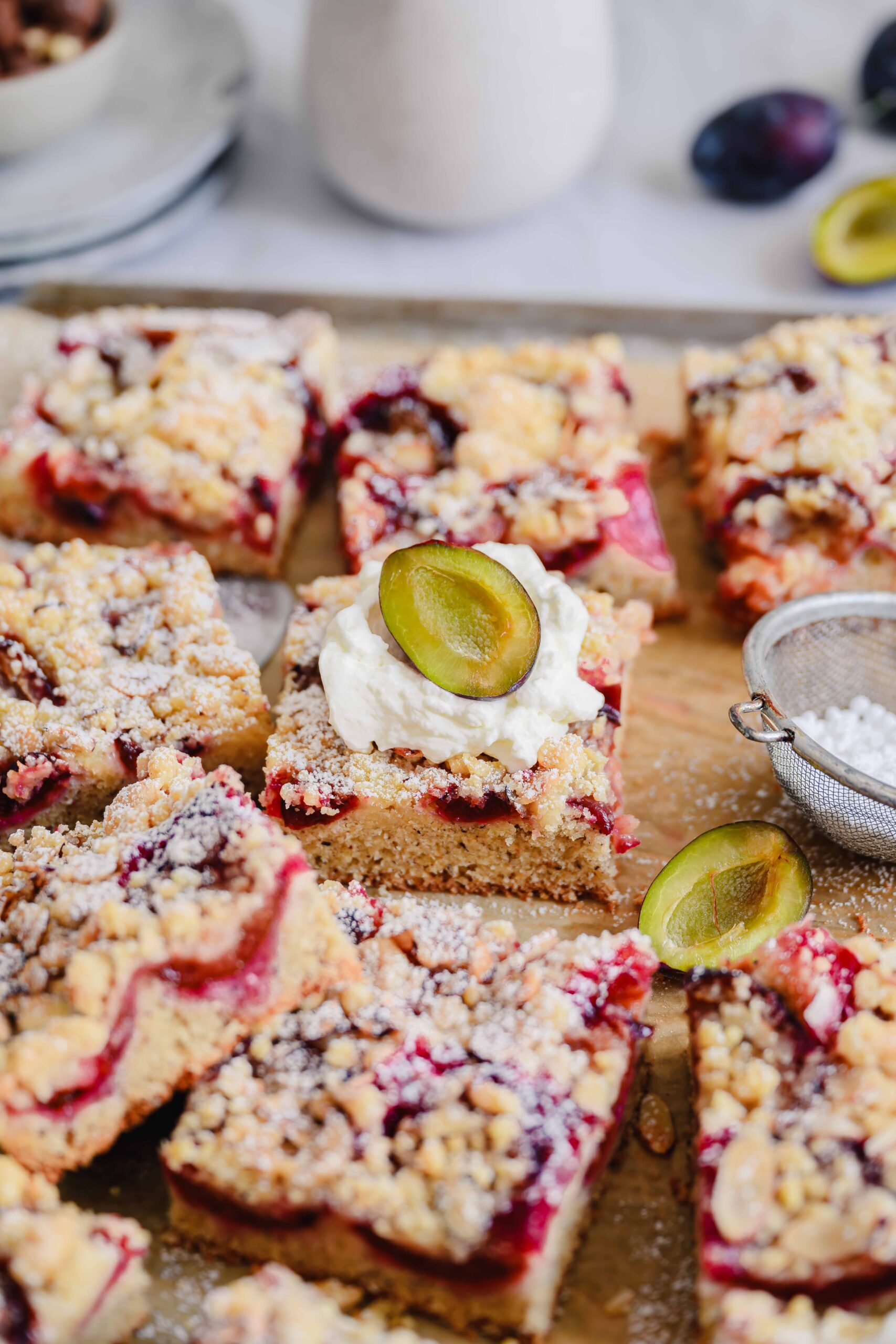 Omas Zwetschgenkuchen mit Streusel vom Blech