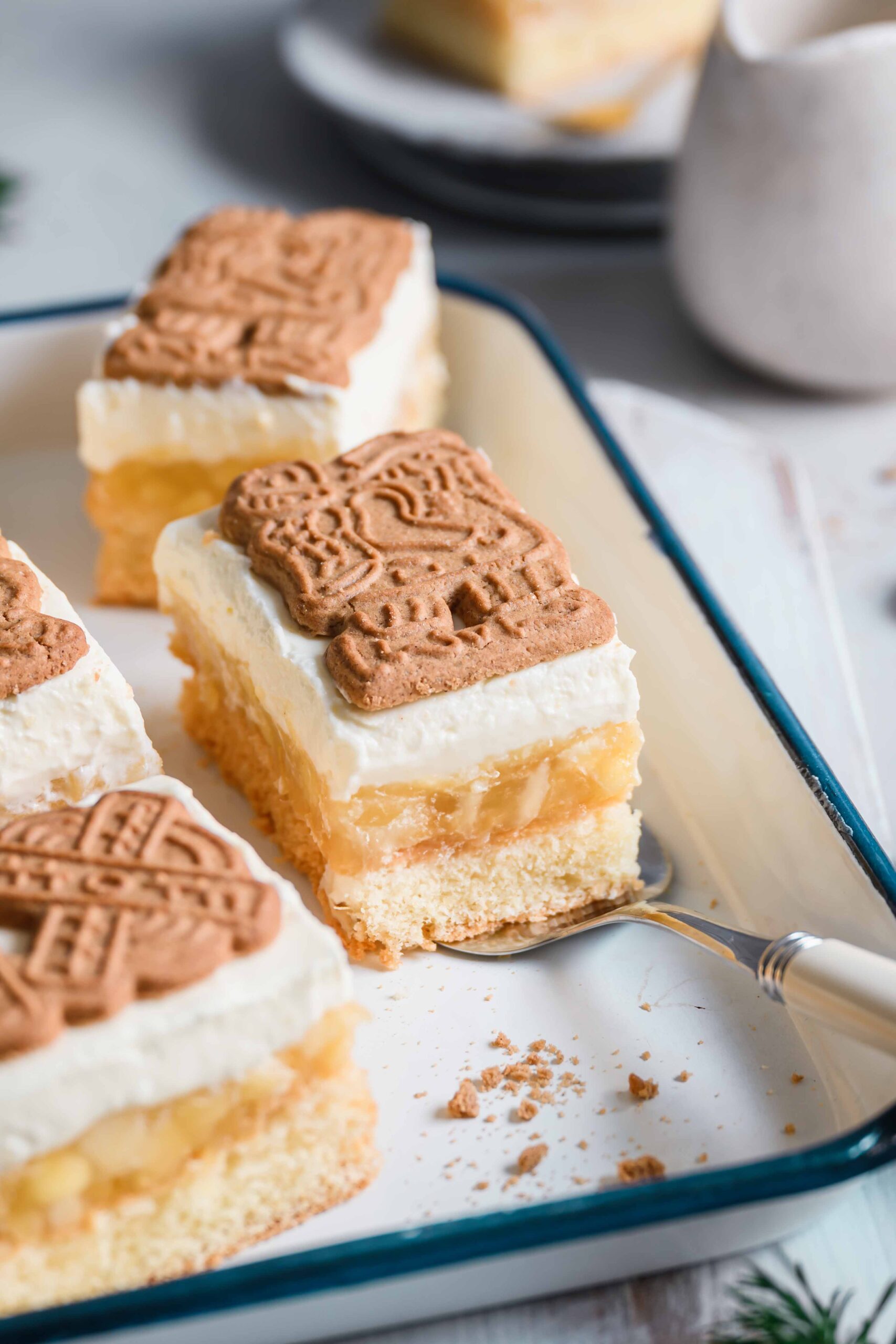 Weihnachtlicher Apfelkuchen mit Spekulatius